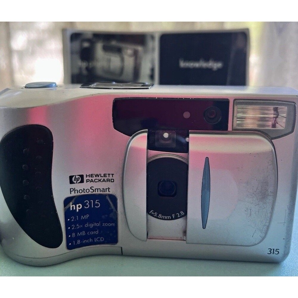 HP PhotoSmart 315 Compact Digital Camera 2.1MP Silver/Black 2.5x Zoom Case Y2K